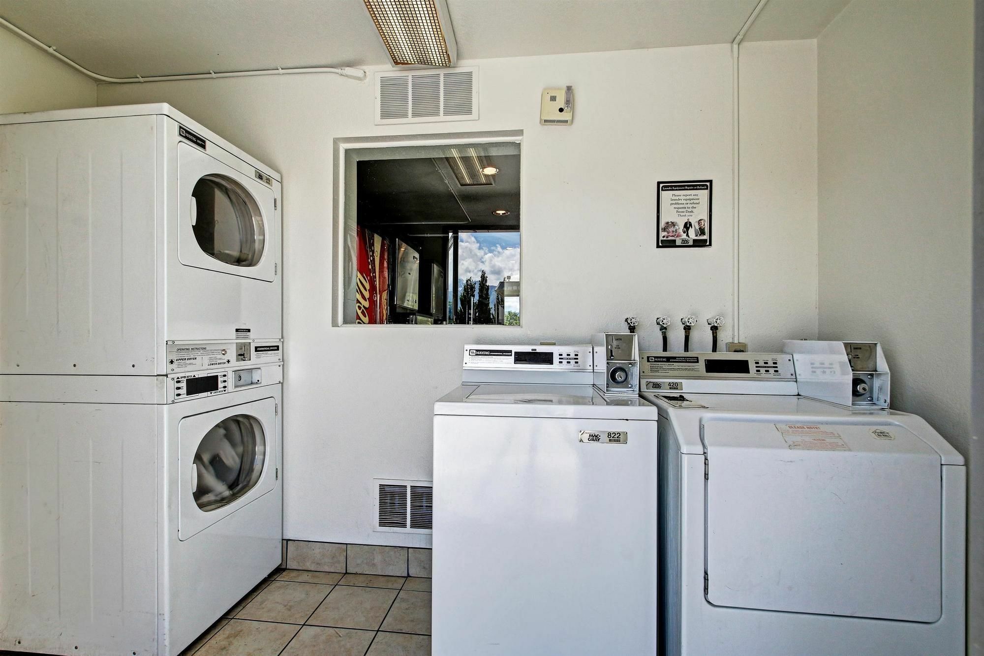 Econo Lodge Midvale Luaran gambar